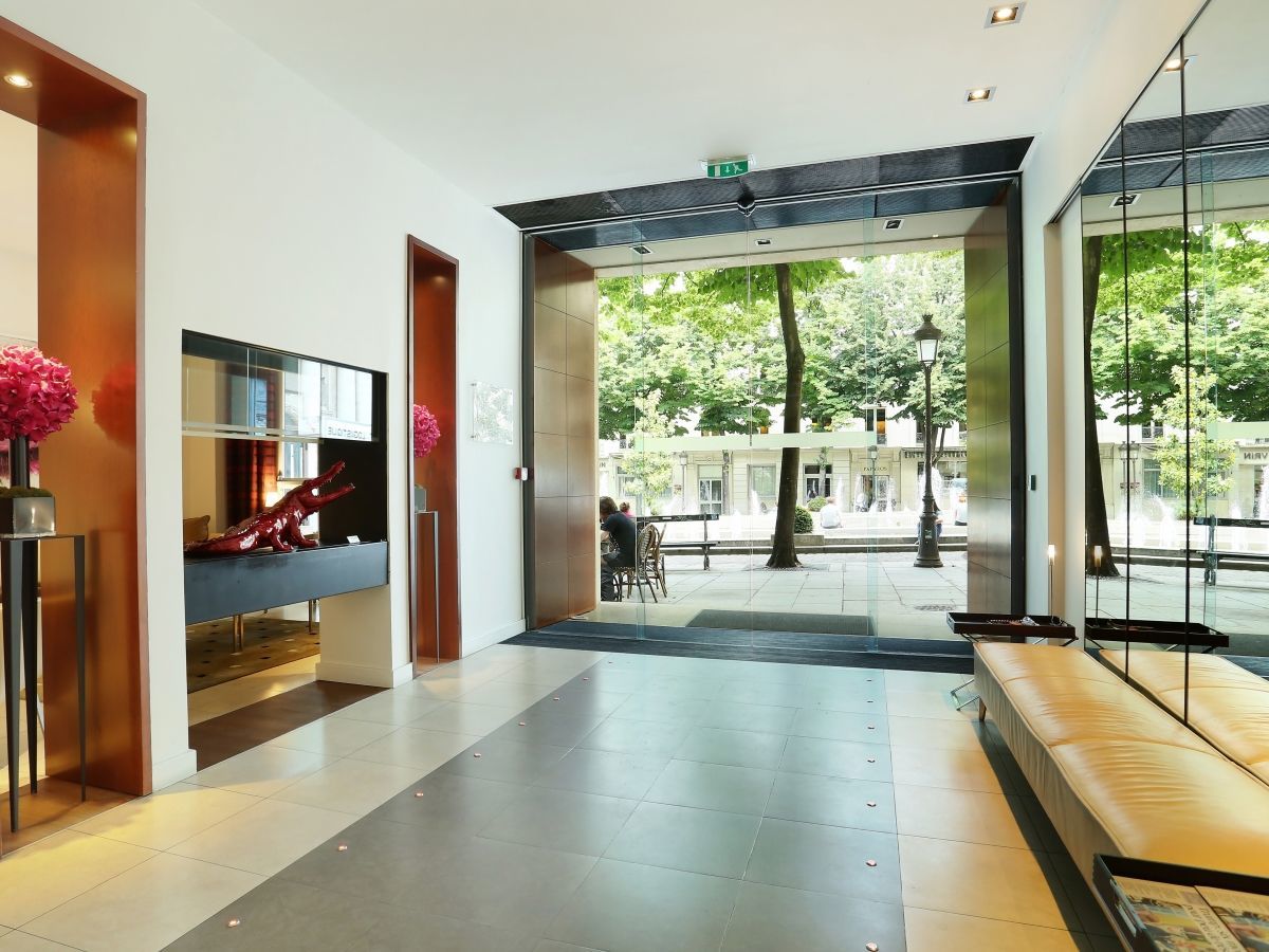 Select Hotel