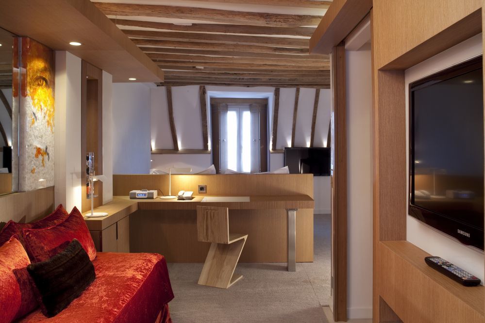 Select Hotel